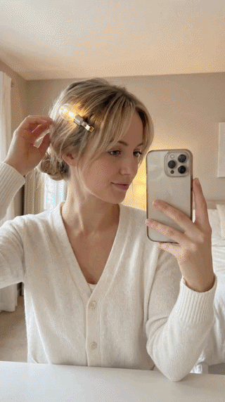 Light Bulb Hair Clip 💡